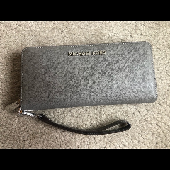 Michael Kors Handbags - Michael Kors Wallet